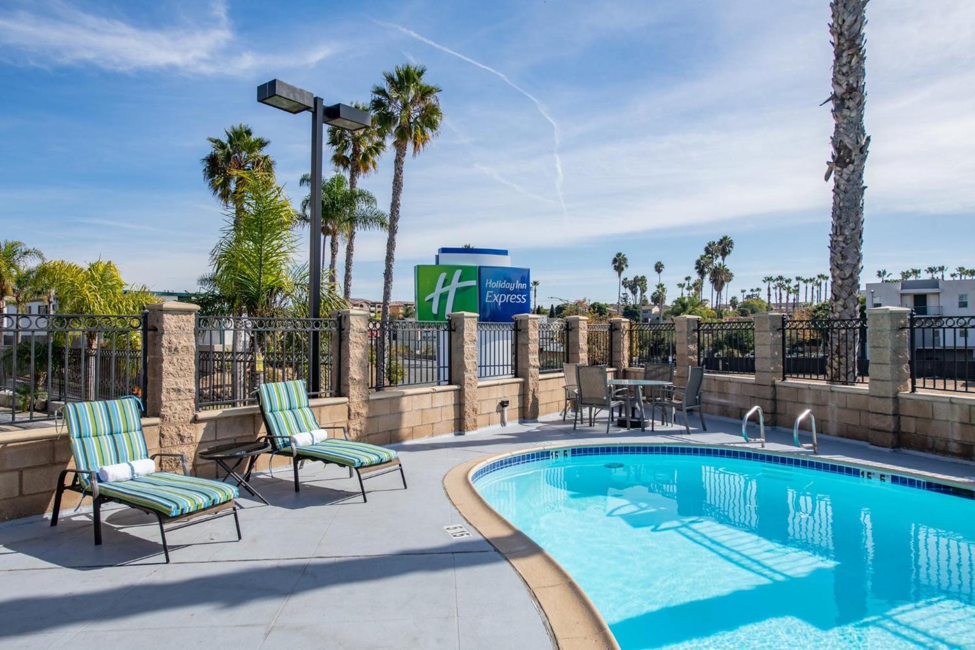 Holiday Inn Express San Diego South - National City By Ihg Exterior foto