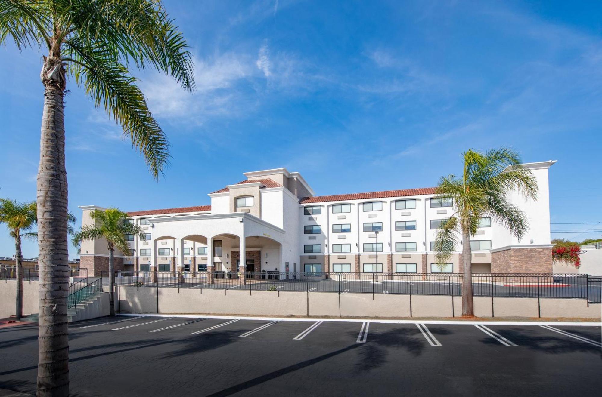 Holiday Inn Express San Diego South - National City By Ihg Exterior foto